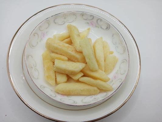 Soğan lezzetli çiğ kesilmiş patates kızartması