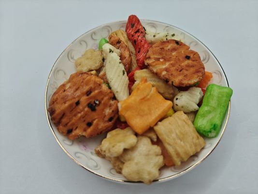 Orijinal Çeşitli Aromalı Karışık Pirinç Krakerleri Toplu Paketleme Yağ İçerikli