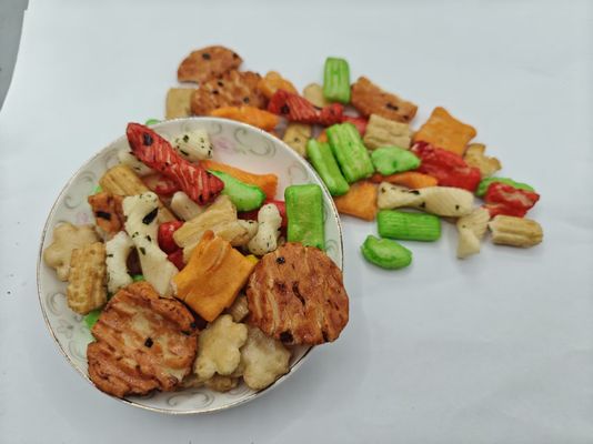 Orijinal Çeşitli Aromalı Karışık Pirinç Krakerleri Toplu Paketleme Yağ İçerikli