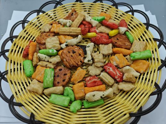 Orijinal Çeşitli Aromalı Karışık Pirinç Krakerleri Toplu Paketleme Yağ İçerikli