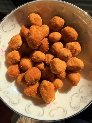 Altın Sarımsak Kırık Fıstık Atıştırmalığı Tuzlu Yumurta Sarımsı ve baharatlı lezzetli Özel OEM Paketleme