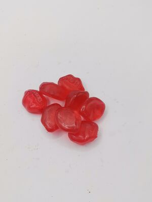 Sağlıklı Cilt ve Saçlar İçin 7 Poşet İçinde Kolajen ve Biotin İçeren Şekersiz Çilek Aromalı Güzellik Sakızları