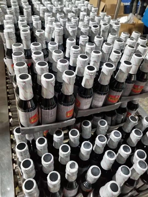Soya fasulyelerinden yapılmış gerçek hafif soya sosu Eksi olmayan malzeme türü