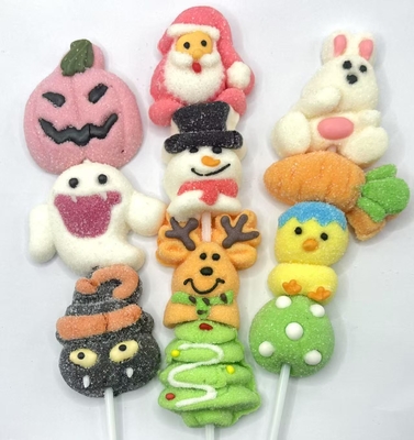 Çubuklardaki Sevimli Marshmallow Karakterleri